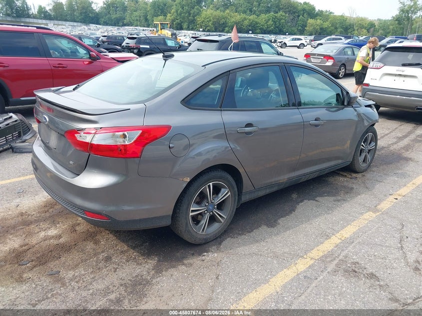 Vin: 1fahp3f23cl258515, lot: 46306519, ford focus se 20124