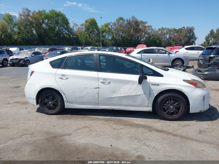 TOYOTA PRIUS - zdjęcie 13