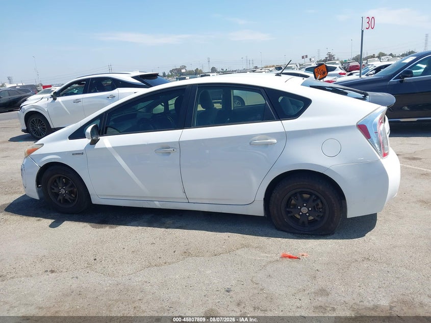 TOYOTA PRIUS - zdjęcie 14