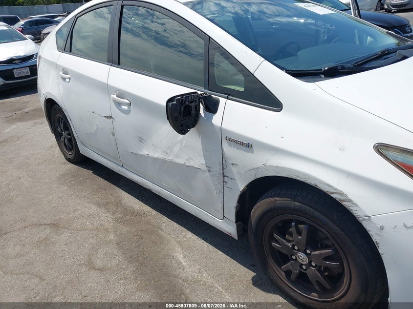 TOYOTA PRIUS - zdjęcie 6