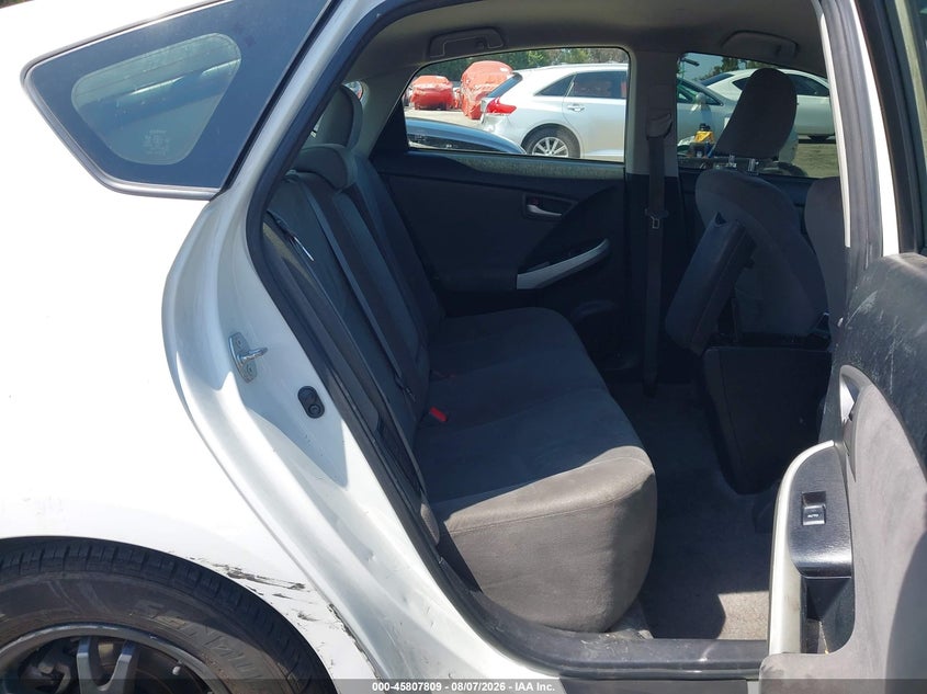 TOYOTA PRIUS - zdjęcie 8