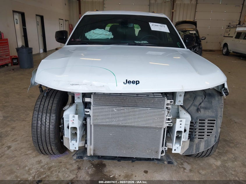 JEEP GRAND CHEROKEE 4XE - zdjęcie 12