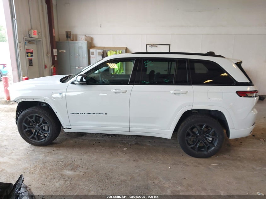 JEEP GRAND CHEROKEE 4XE - zdjęcie 14
