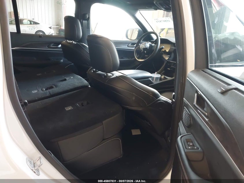 JEEP GRAND CHEROKEE 4XE - zdjęcie 8
