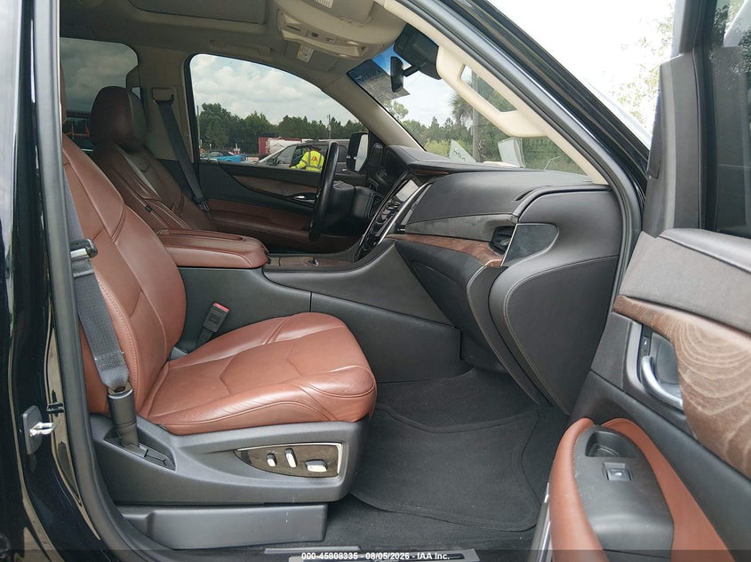2016 CADILLAC ESCALADE auction photo 5