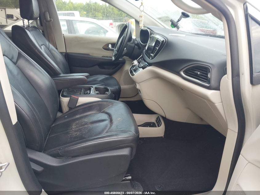 2017 CHRYSLER PACIFICA auction photo 5