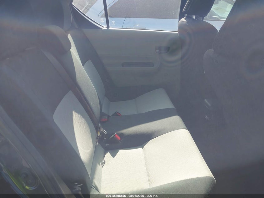 2012 TOYOTA PRIUS C auction photo 8
