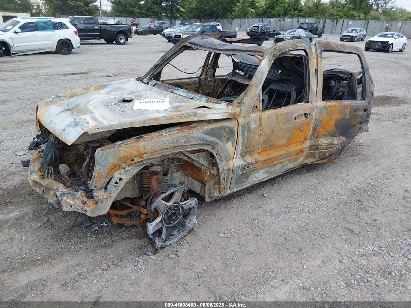 2003 JEEP LIBERTY auction photo 2