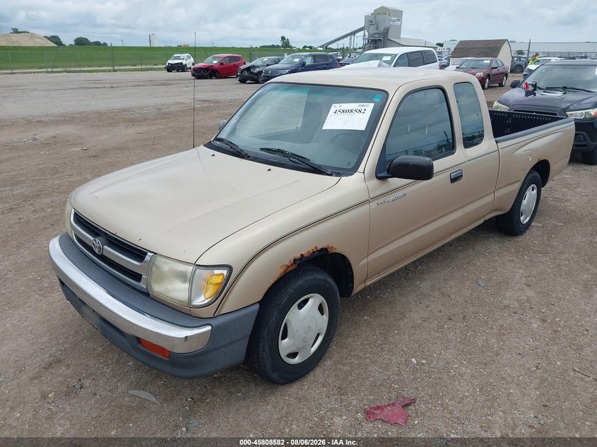 1998 Toyota Tacoma Xtracab, Normal Wear & Tear, IAAI, VIN 4TAVL52N2WZ085460 — photo 2