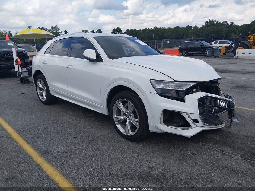 AUDI Q8 - zdjęcie 1