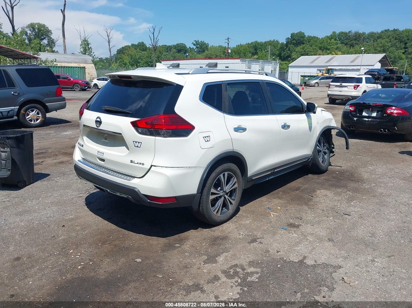 2017 NISSAN ROGUE auction photo 4