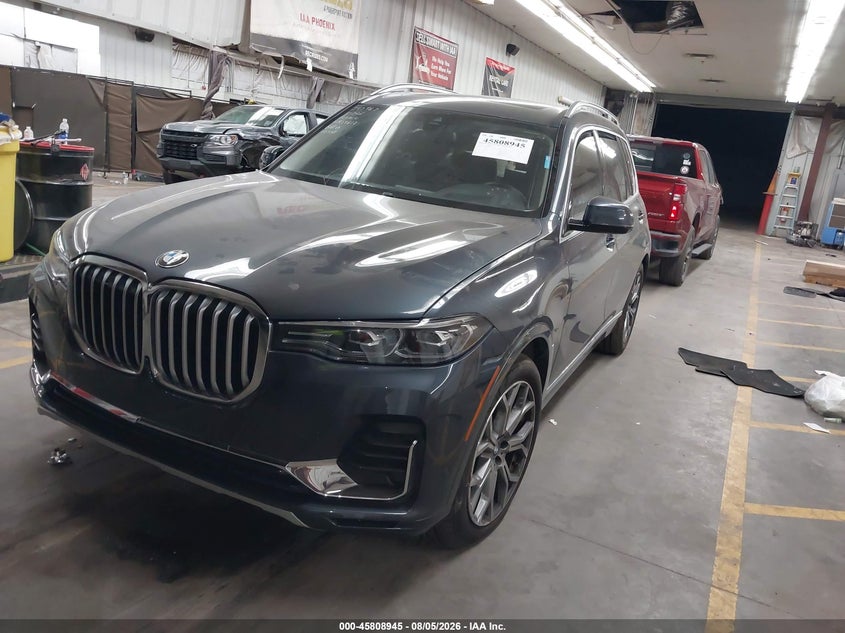 2022 BMW X7 auction photo 2