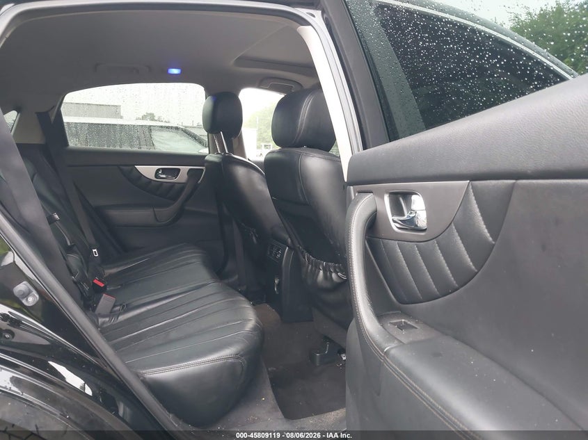 2017 INFINITI QX70 auction photo 8
