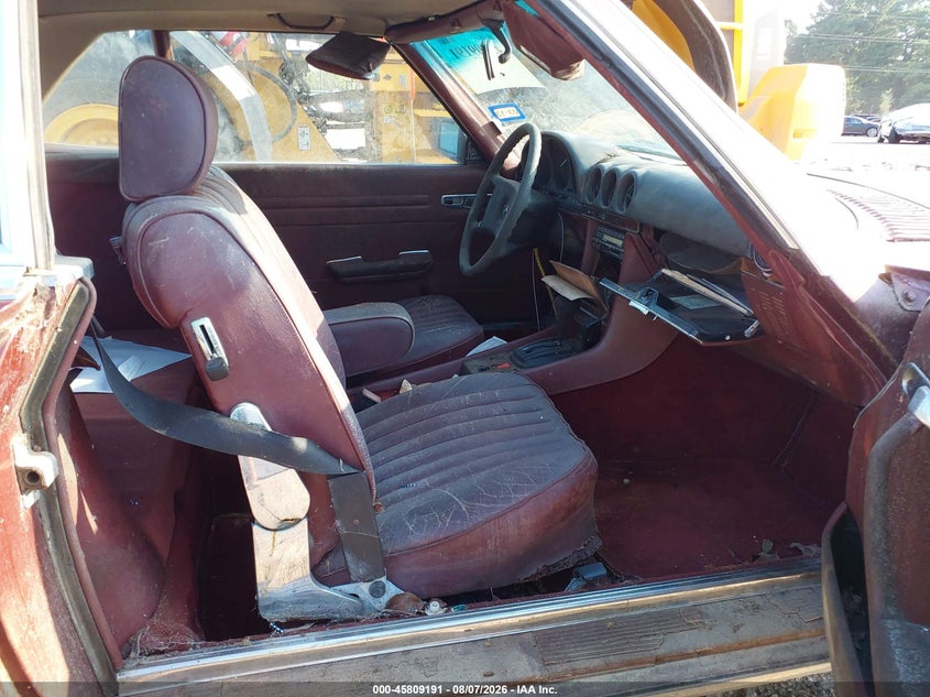 1985 MERCEDES-BENZ 380 auction photo 5