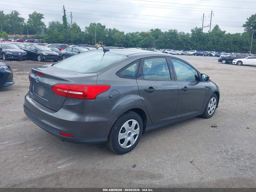 Vin: 1fadp3e24jl220188, lot: 46308055, ford focus s 20184