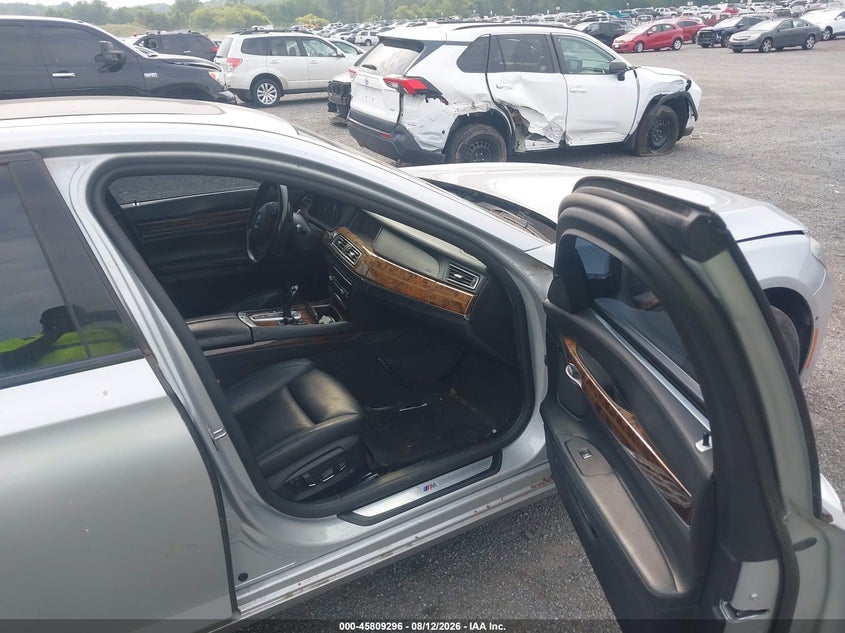 2013 BMW 750I auction photo 5