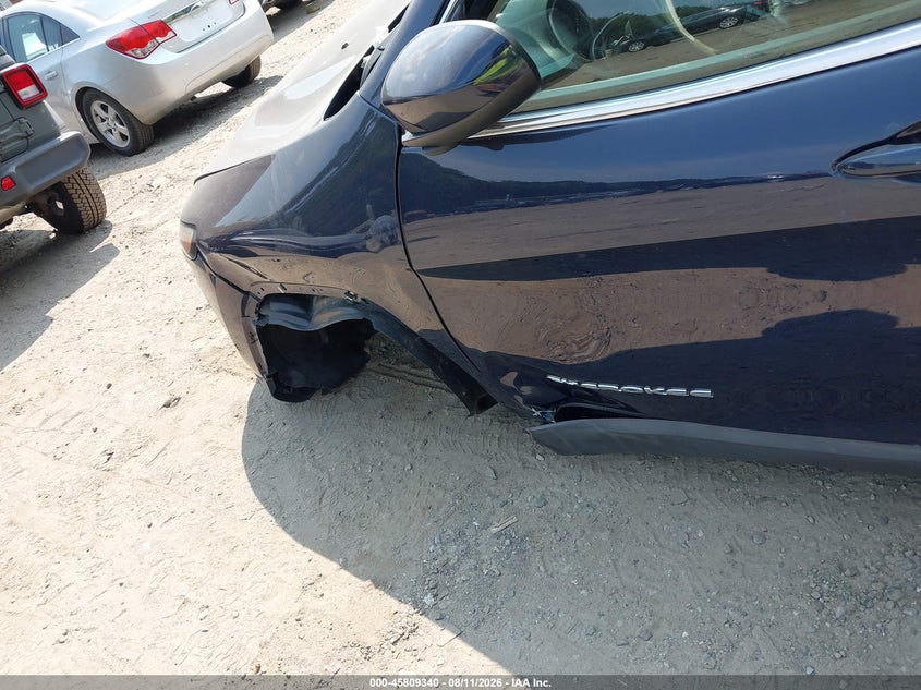 2015 JEEP CHEROKEE auction photo 6