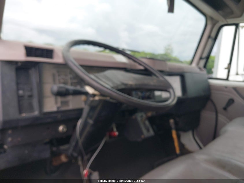 1998 INTERNATIONAL 4000 auction photo 6