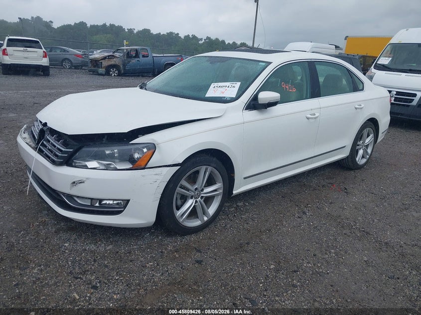 2015 Volkswagen Passat, Right Front, IAAI, VIN 1VWCV7A34FC010079 — photo 2