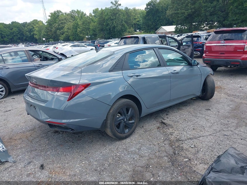 2022 HYUNDAI ELANTRA auction photo 4