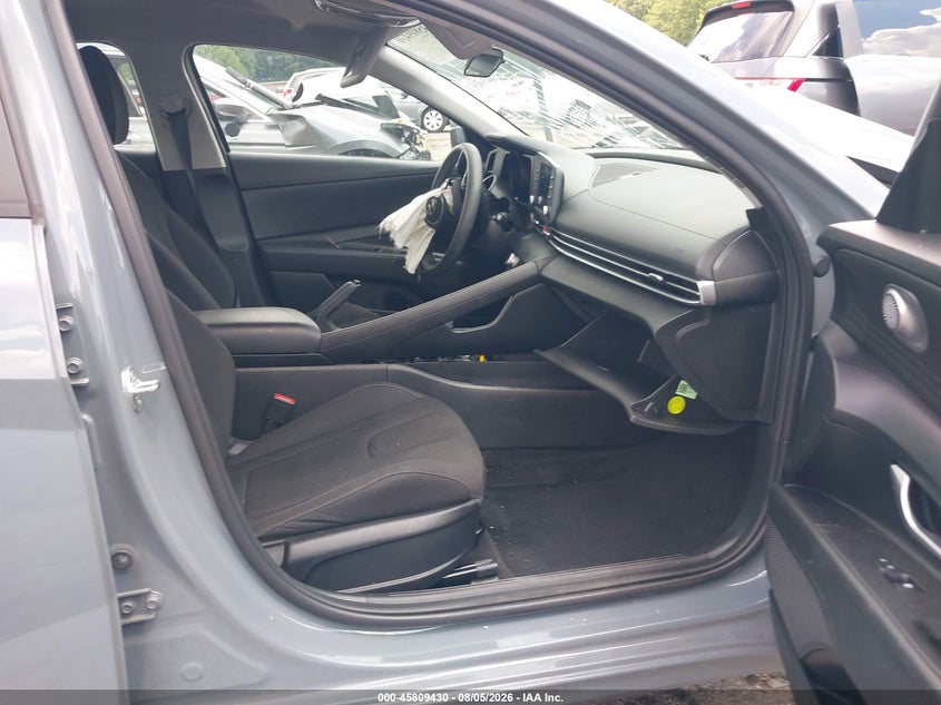 2022 HYUNDAI ELANTRA auction photo 5