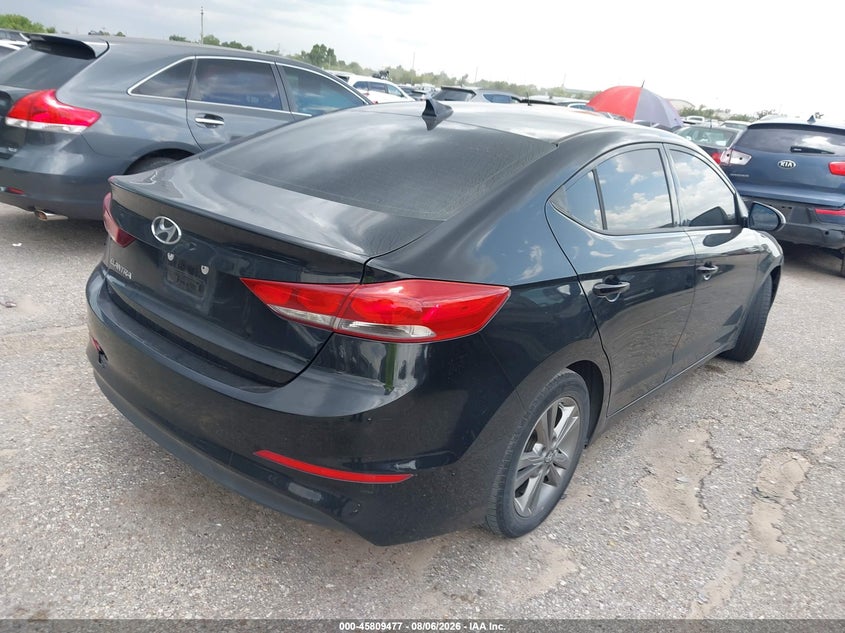 2017 HYUNDAI ELANTRA auction photo 4