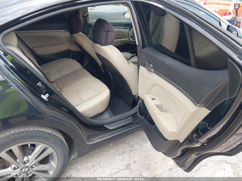 2017 HYUNDAI ELANTRA auction photo 8