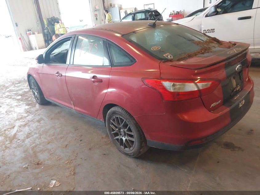 Vin: 1fahp3f24cl311965, lot: 46308419, ford focus se 20123