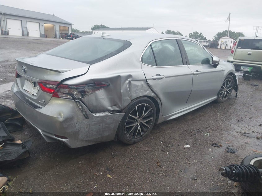 TOYOTA CAMRY - zdjęcie 4