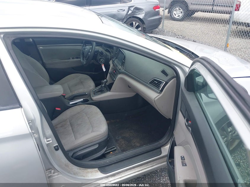 2018 HYUNDAI ELANTRA auction photo 5
