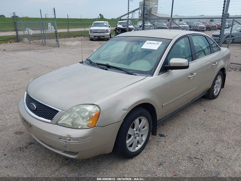 2005 FORD FIVE HUNDRED auction photo 2