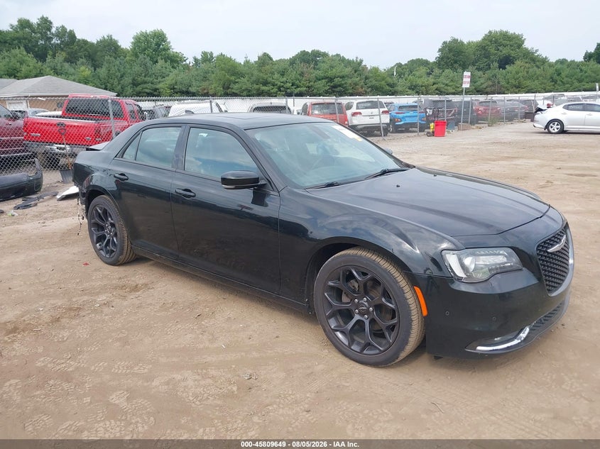 2019 CHRYSLER 300 auction photo 1