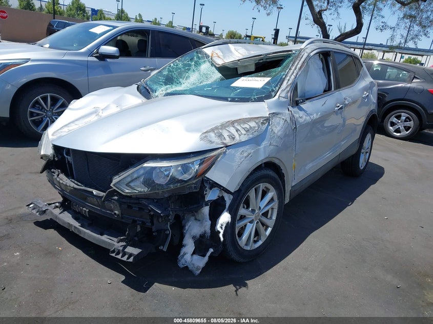 Vin: jn1bj1cp4hw030800, lot: 46308501, nissan rogue sport sv 20172
