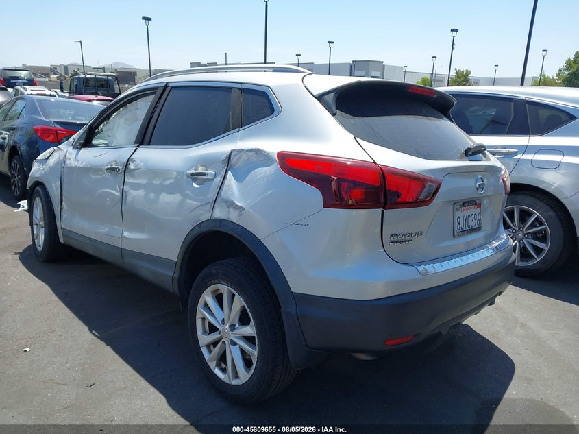 Vin: jn1bj1cp4hw030800, lot: 46308501, nissan rogue sport sv 20173
