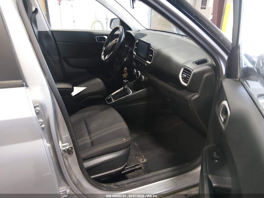 2023 HYUNDAI VENUE auction photo 5