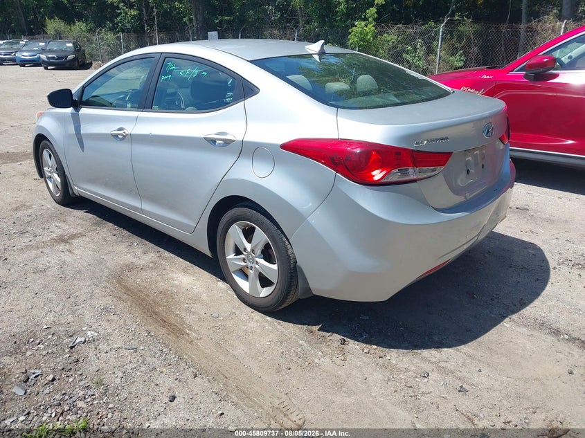 2013 HYUNDAI ELANTRA auction photo 3
