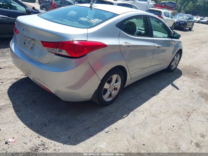 2013 HYUNDAI ELANTRA auction photo 4