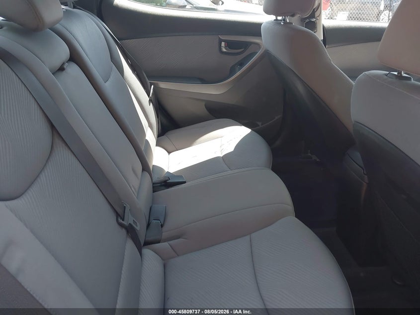 2013 HYUNDAI ELANTRA auction photo 8