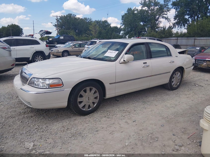 2005 LINCOLN TOWN CAR SEDAN 4.6L V-8 239HP