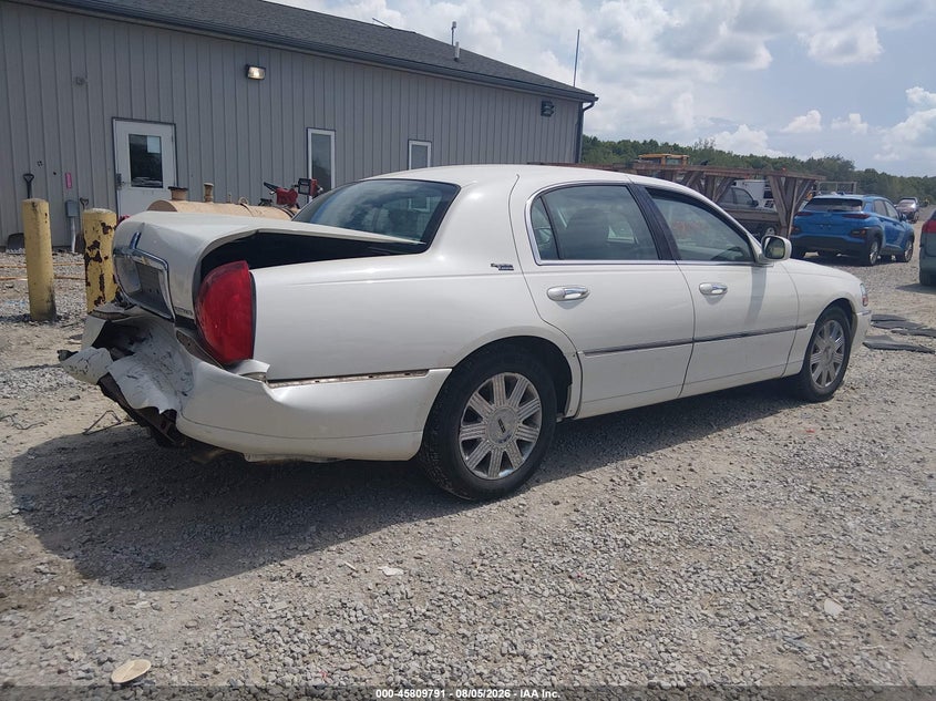 2005 LINCOLN TOWN CAR SEDAN 4.6L V-8 239HP