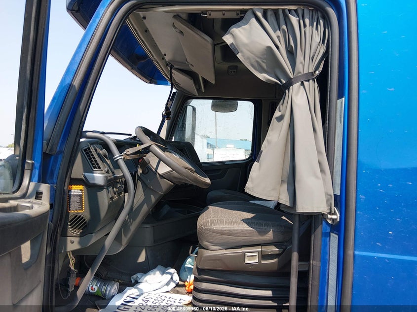 2019 VOLVO VNL auction photo 6