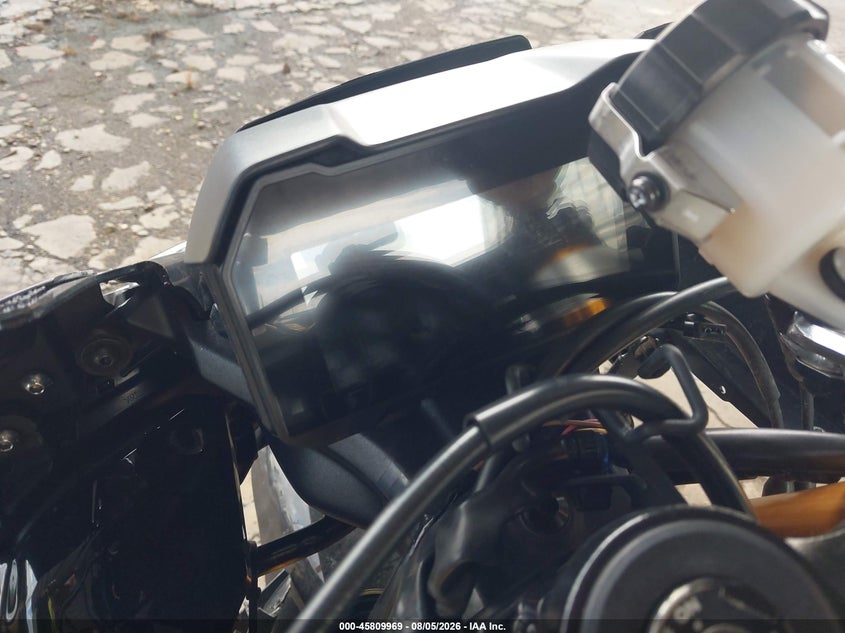 2025 YAMAHA YZFR7 auction photo 7
