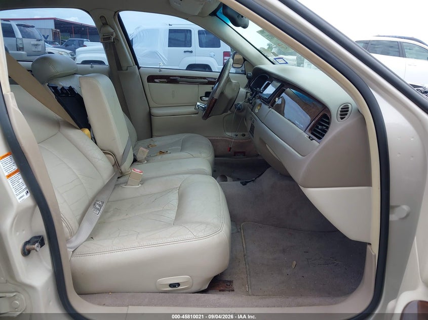2002 LINCOLN TOWN CAR auction photo 5