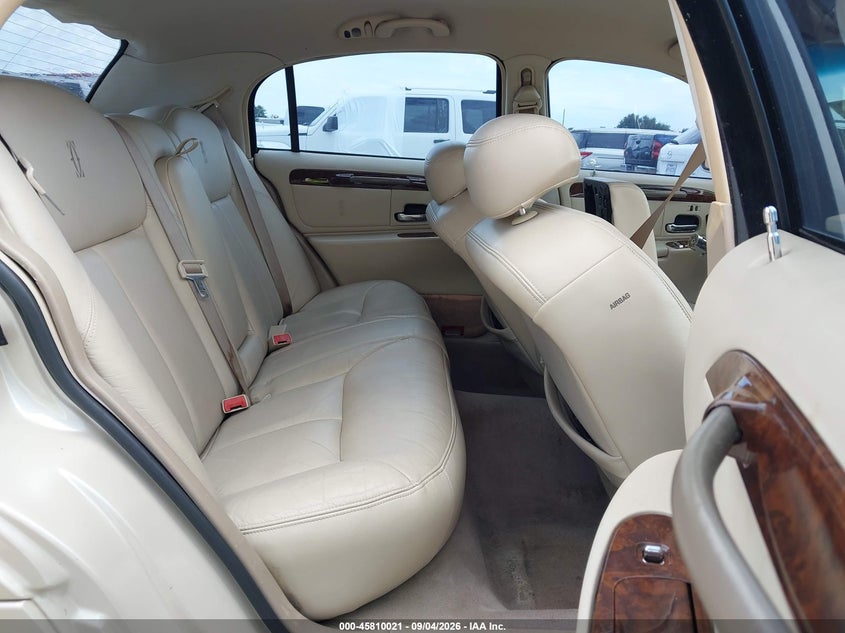 2002 LINCOLN TOWN CAR auction photo 8