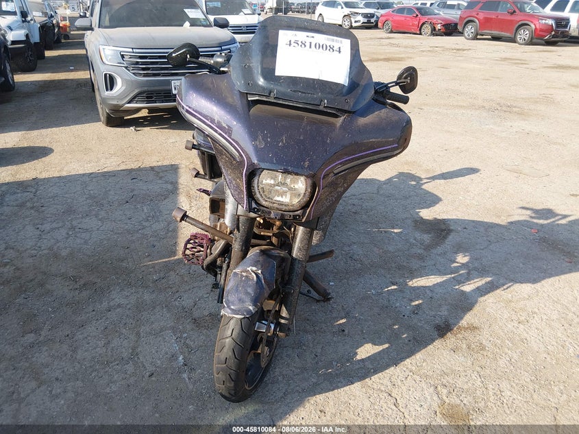 HARLEY-DAVIDSON FLHX 2025