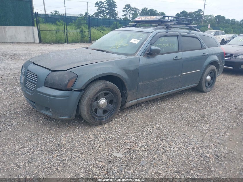 2005 DODGE MAGNUM auction photo 2