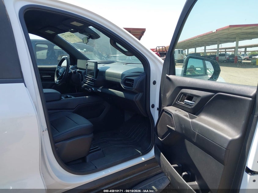 2024 CHEVROLET SILVERADO EV auction photo 5