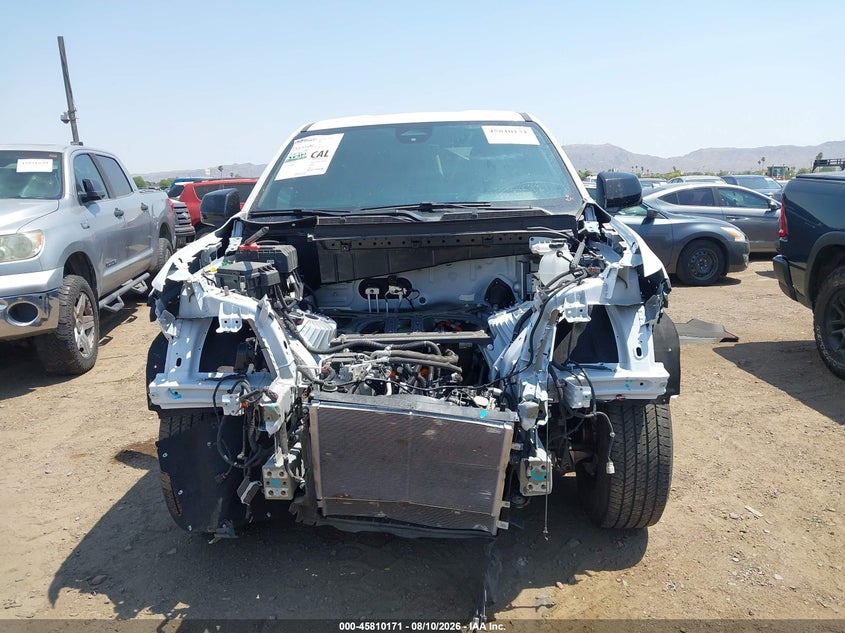 2024 CHEVROLET SILVERADO EV auction photo 6