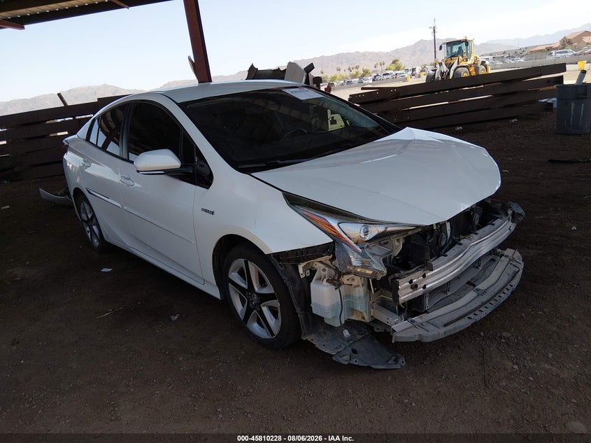 Vin: jtdkarfu1j3061913, lot: 46309074, toyota prius four touring 2018 img_1