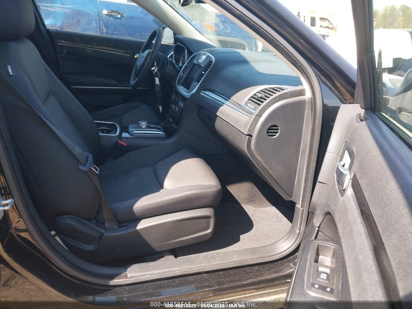 2022 CHRYSLER 300 auction photo 5